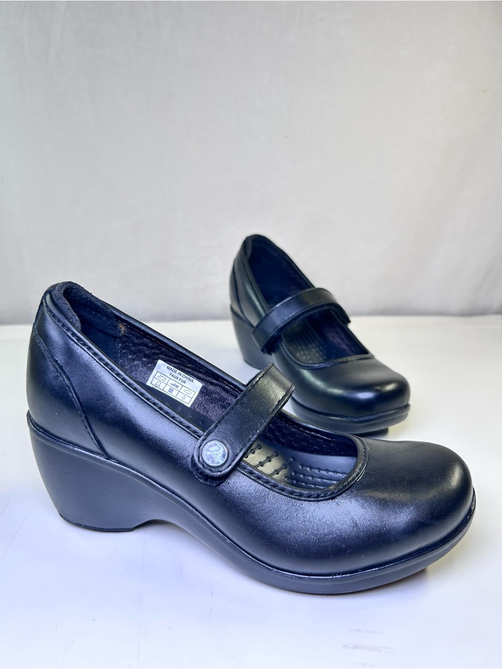 Crocs Ginger Black Leather Mary Jane Wedge Comfort Shoes, Size 7  Career Office